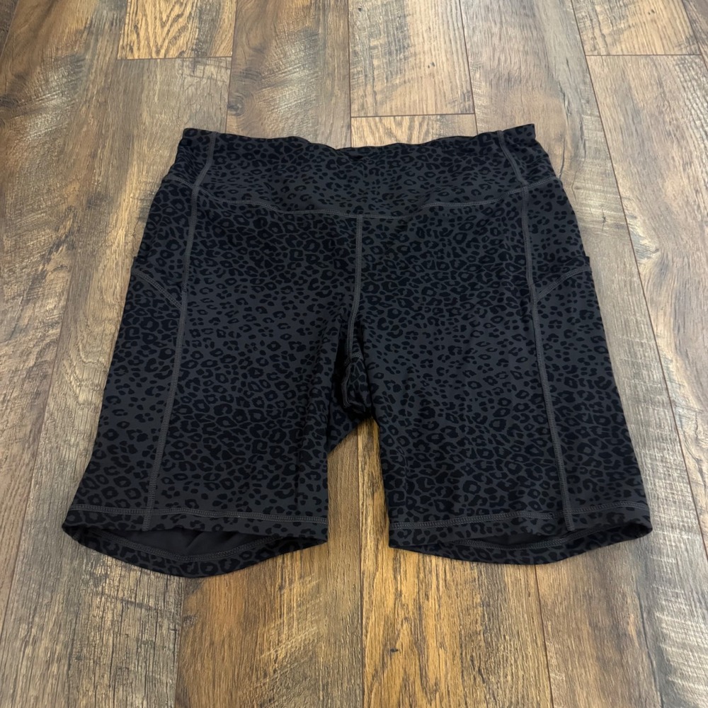 Torrid Active Leopard Print Bike Shorts Black Charcoal Animal Print Pockets 2